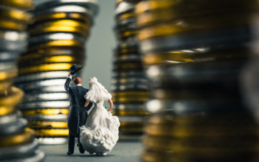 How to Not Go into Debt When Planning a Wedding